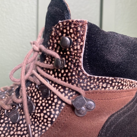 And/Or Ladies Leopard Print Walking Boots - Picture 3 of 7